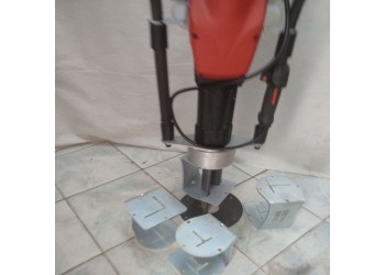 T 580 ÇİT KAZIK CAKMA MAKINASI 3 APARATLI